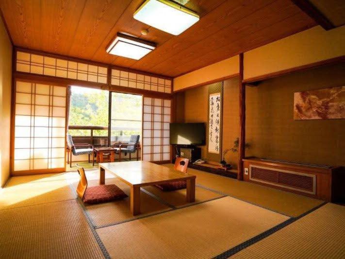 Ryokan Misato Minamioguni Exteriör bild